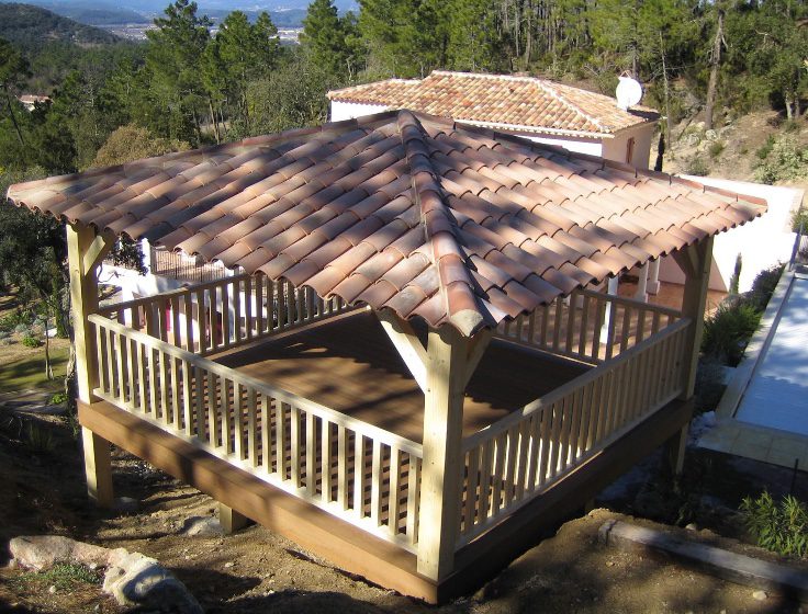 Déco Charpente construit des pool house d'exception en bois à Cannes