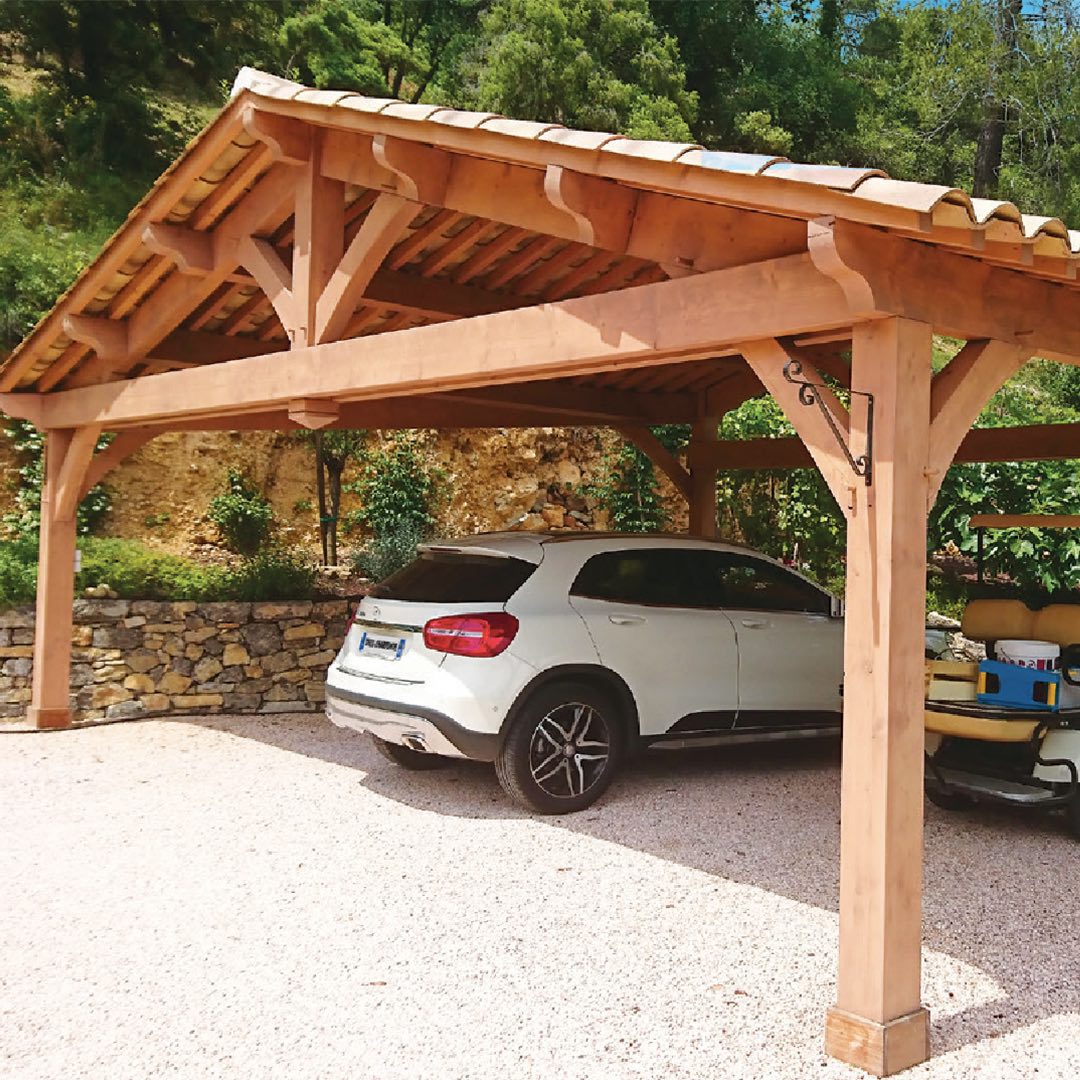 Découvrez les styles d'abris voiture en bois sur mesure, garantis 10 ans.