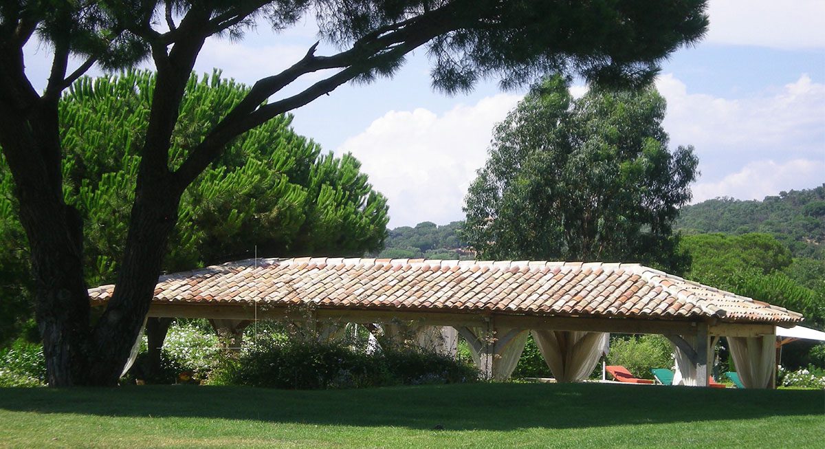 Votre pool house en bois en bord de piscine à l'Union avec Déco Charpente