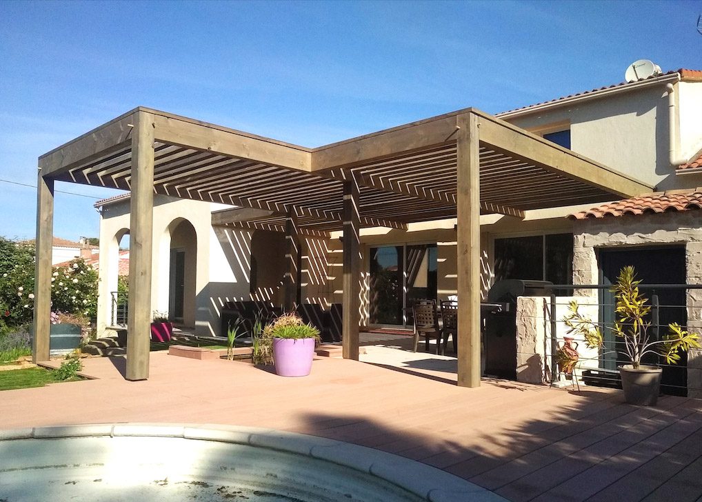 pergola bois terrasse Voir une pergola en bois sur mesure à Meyzieu