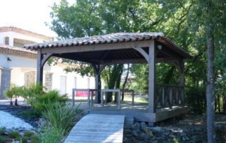 kiosque 4 pentes et passerelle bois 2