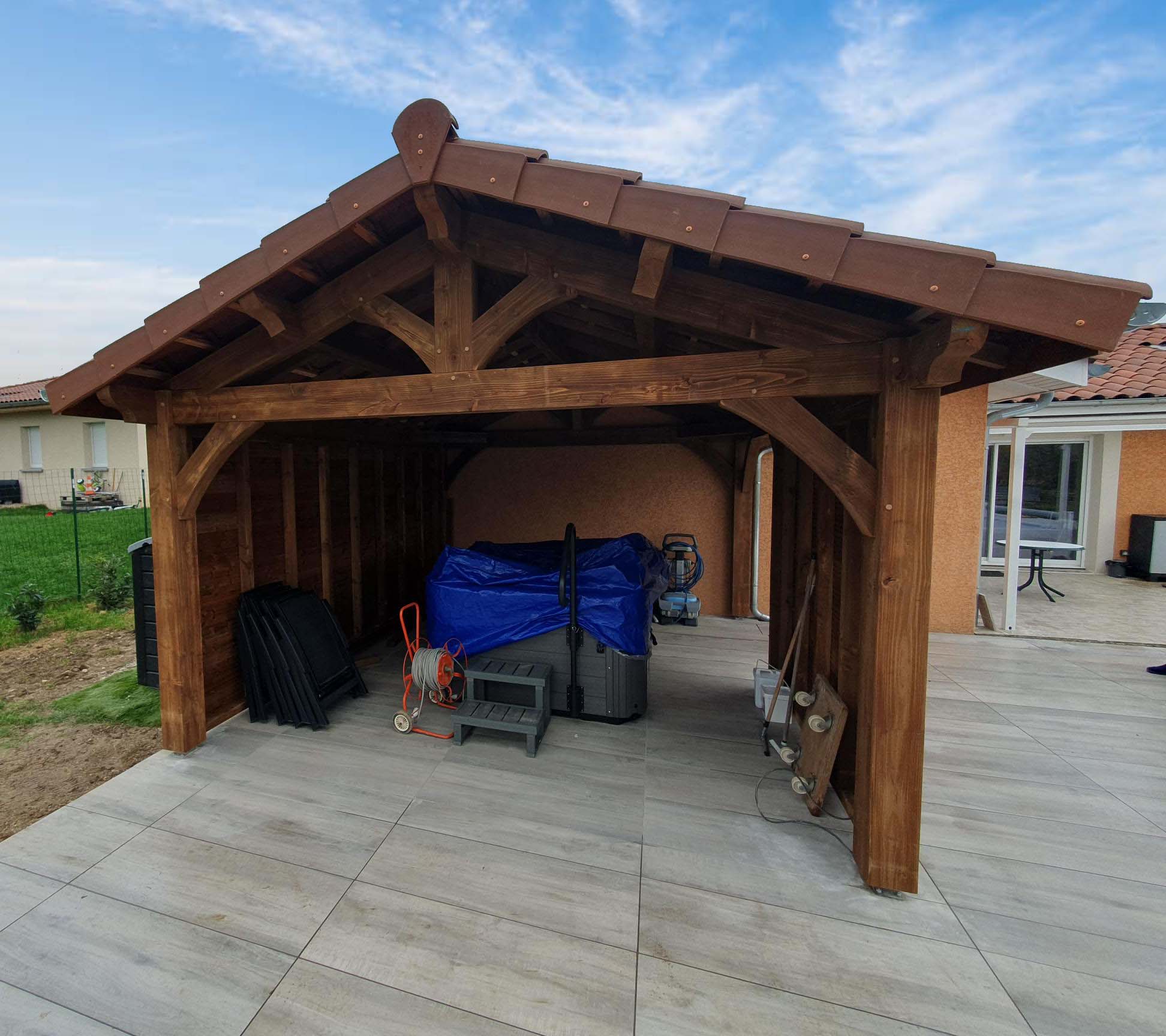 Un pool house d'exception, en bois sur mesure à Colomiers avec Déco Charpente