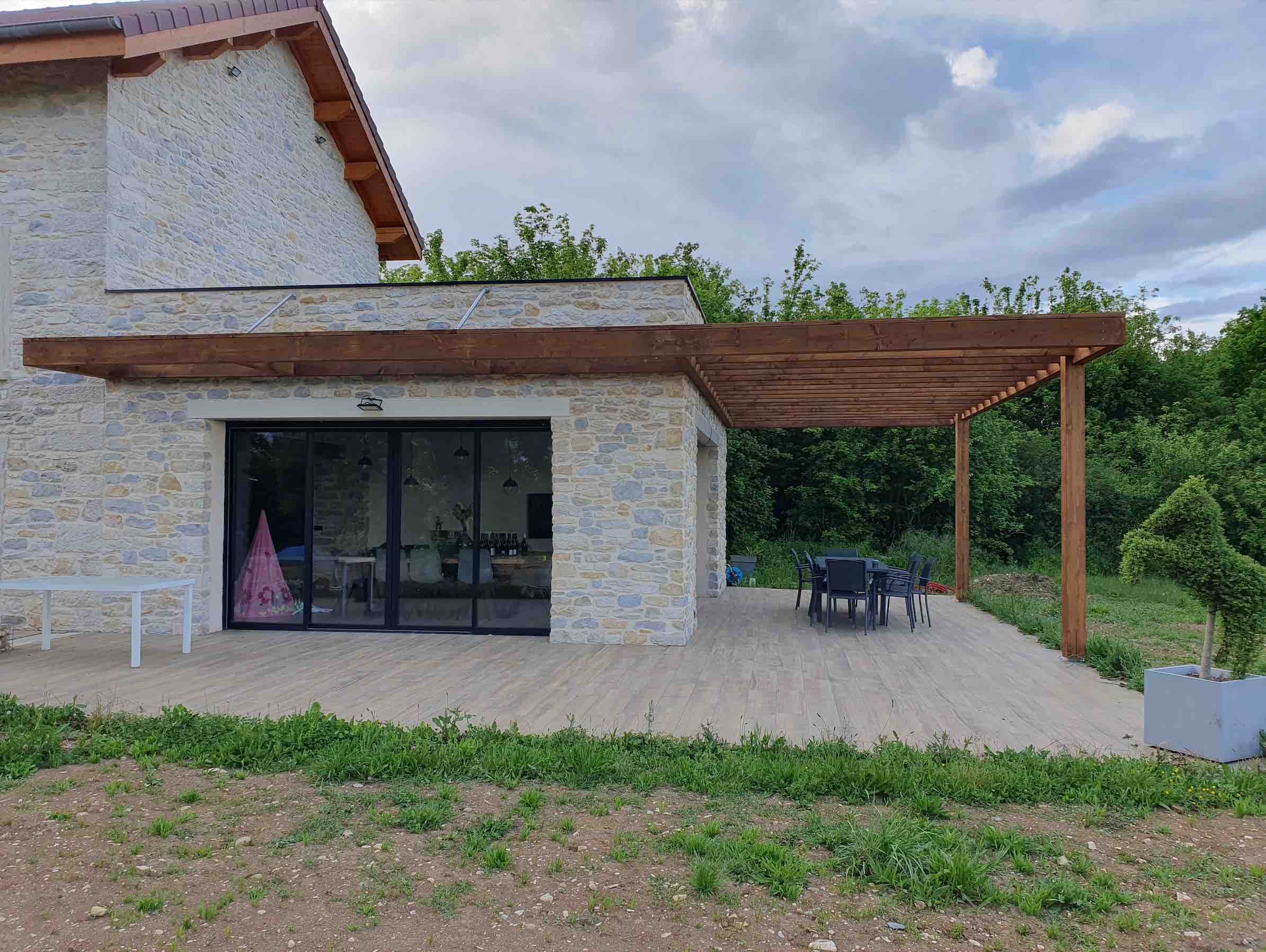 Pergola bois C10 5 Optez pour une pergola en bois sur mesure près de Saint-Hilaire-de-la-Côte
