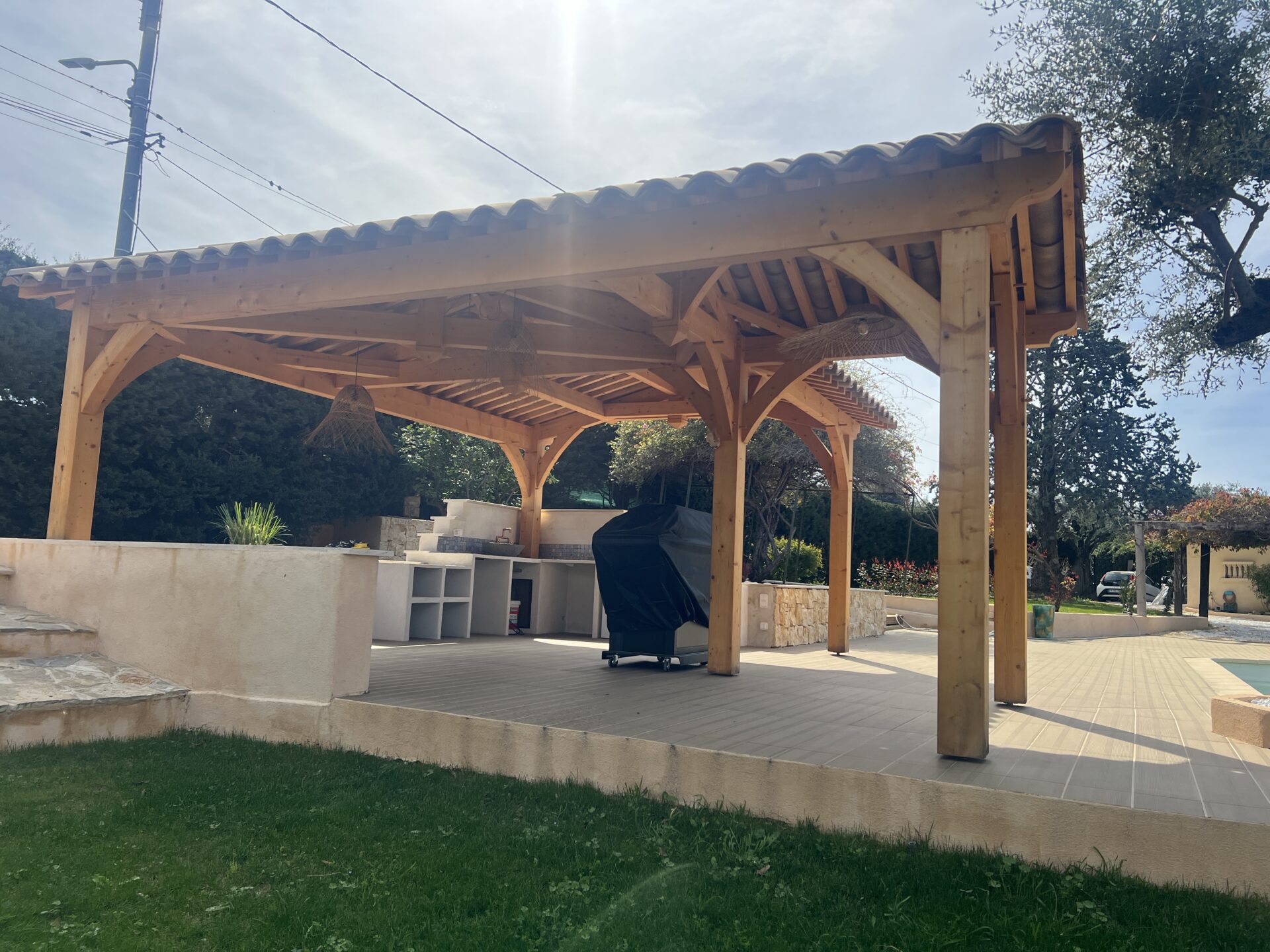 IMG_3328 Pour votre projet de pergola en bois à Menton, faîtes confiance à Déco Charpente